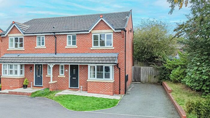 3 Bedroom Semi-Detached House To Rent In Wade Avenue, Warrington, WA4