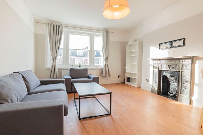 1 Bedroom Flat To Rent In Holland Road, Shepherds Bush, London, W14