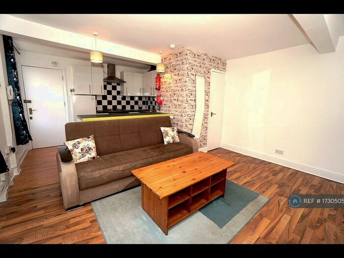 2 Bedroom Flat To Rent In Essex Road, London, N1