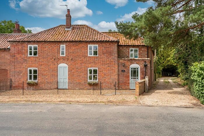 4 Bedroom Semi-Detached House For Sale In Reymerston, Norwich, NR9