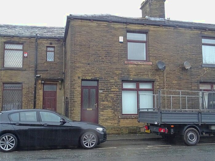 3 Bedroom Town House To Rent In Highgate Road, Queensbury, Bradford, West Yorkshire, BD13