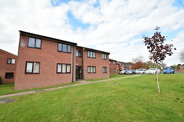 2 Bedroom Flat To Rent In Inverness Avenue, Fareham, Hampshire, PO15
