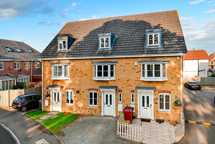 3 Bedroom House For Sale In Broomfield, SL2