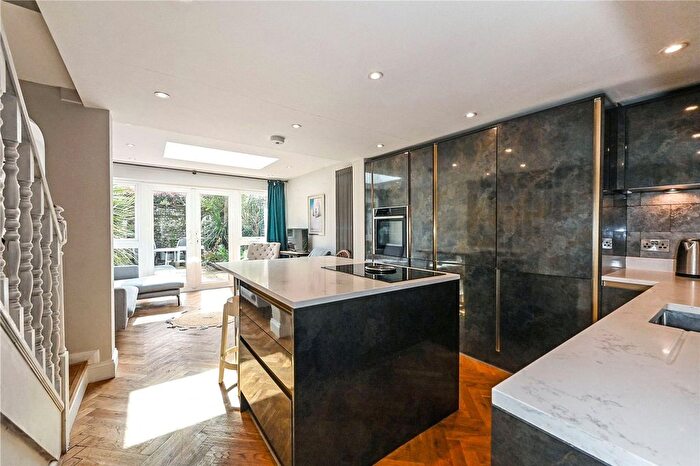 3 Bedroom Property To Rent In Westgate, Chichester, PO19