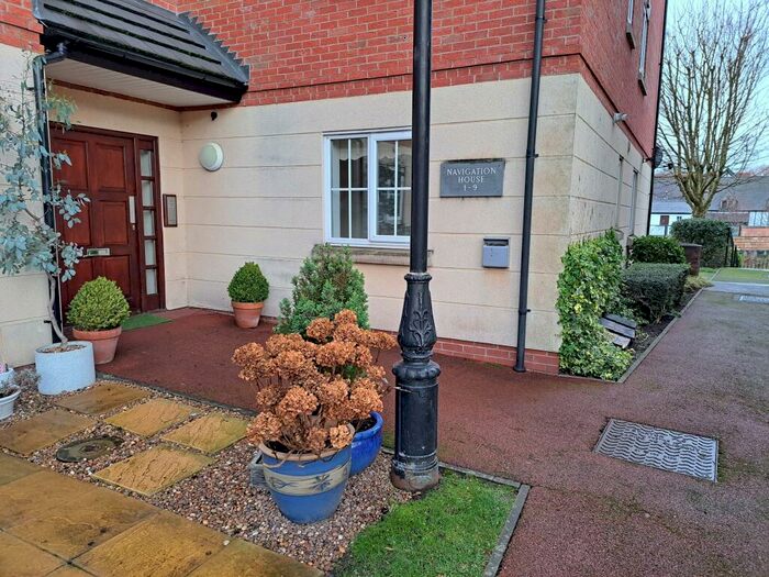 2 Bedroom Flat To Rent In Marine Approach, Northwich, CW8