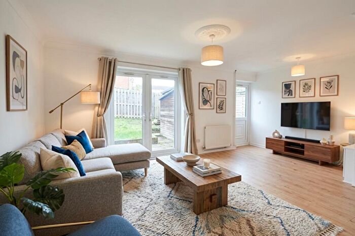 2 Bedroom End Of Terrace House To Rent In St Audreys Close, St Albans, AL10