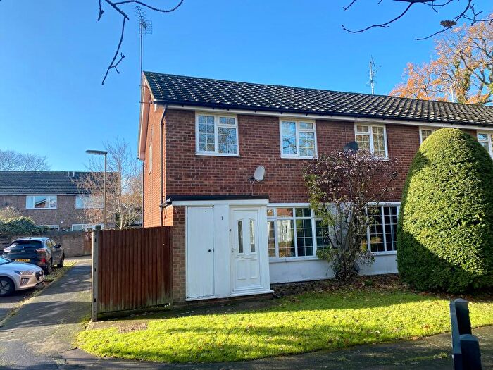 3 Bedroom Terraced House To Rent In Woking, GU21