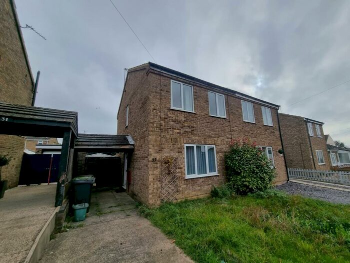3 Bedroom House To Rent In Poplar Road, Corby, NN17