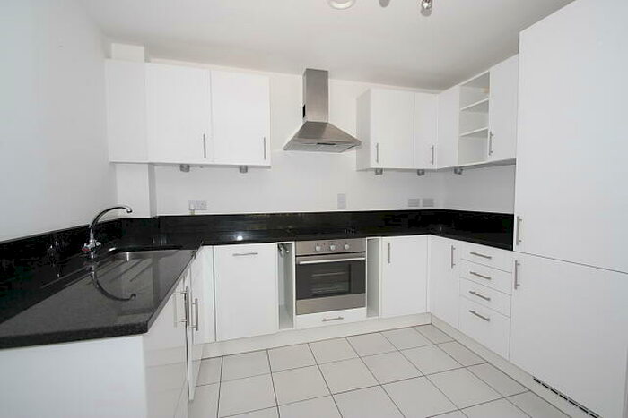2 Bedroom Flat To Rent In Constitution Hill, Woking, GU22
