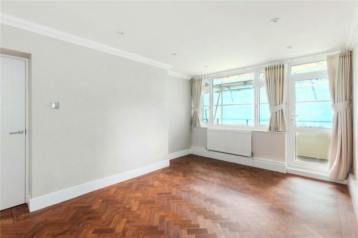 2 Bedroom Apartment To Rent In Highbury New Park, London, N5