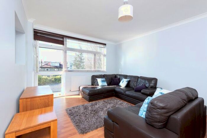 2 Bedroom Flat To Rent In The Carltons, Carlton Drive, London, SW15