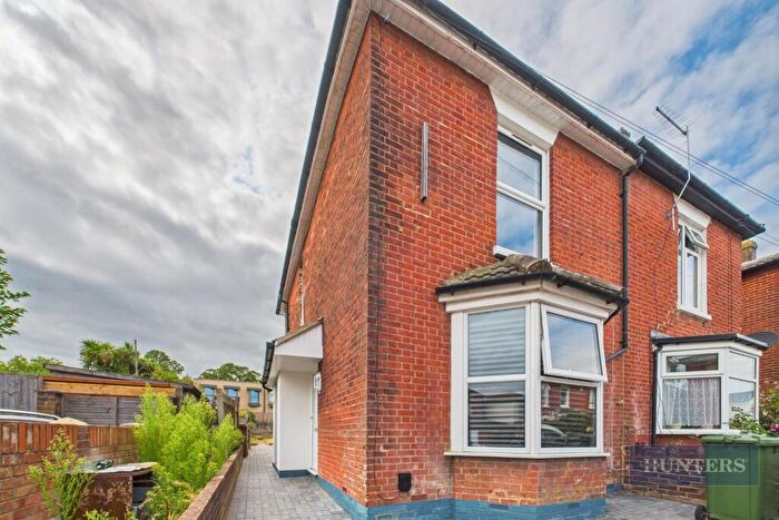 2 Bedroom Flat To Rent In Oxford Road, Southampton, SO14