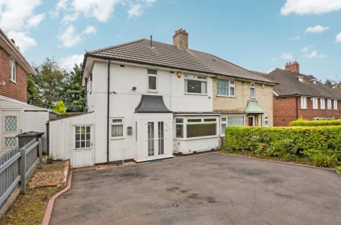 4 Bedroom Semi Detached House For Sale In College Road, Kingstanding, Birmingham, B44