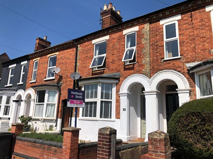 2 Bedroom Terraced House To Rent In Castle Road, Bedford, MK40