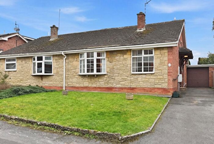 2 Bedroom Detached Bungalow For Sale In Farley Avenue, Harbury, CV33