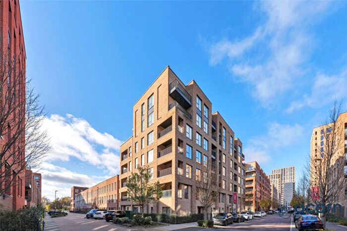 2 Bedroom Maisonette For Sale In Lismore Boulevard, Colindale, London, NW9