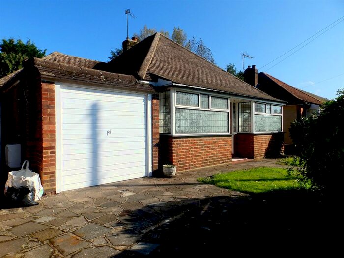 2 Bedroom Detached Bungalow To Rent In The Greenway, Ickenham, Uxbridge UB10