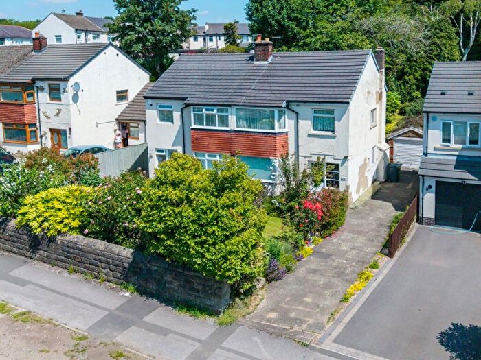 3 Bedroom Semi-Detached House For Sale In Bradford Road, Birkenshaw, BD11