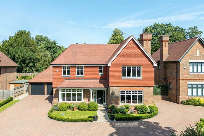 4 Bedroom Detached House For Sale In Firs Way, Betchworth, RH3