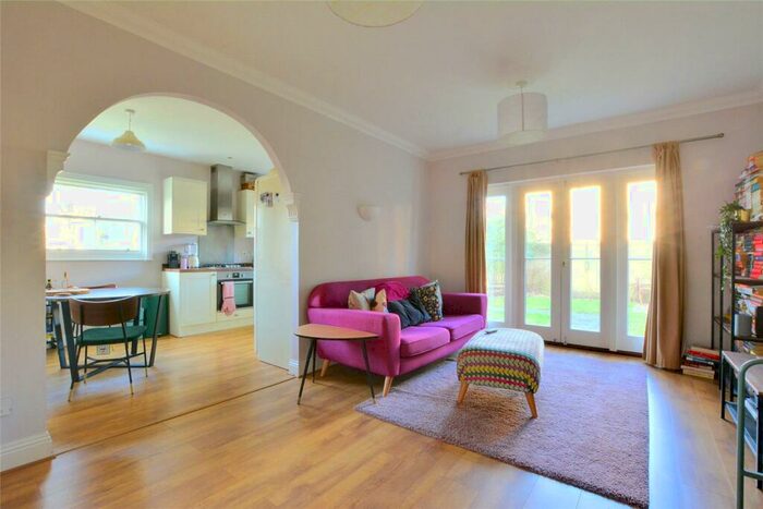 2 Bedroom Apartment To Rent In Cedars Close, Belmont Hill, London, SE13