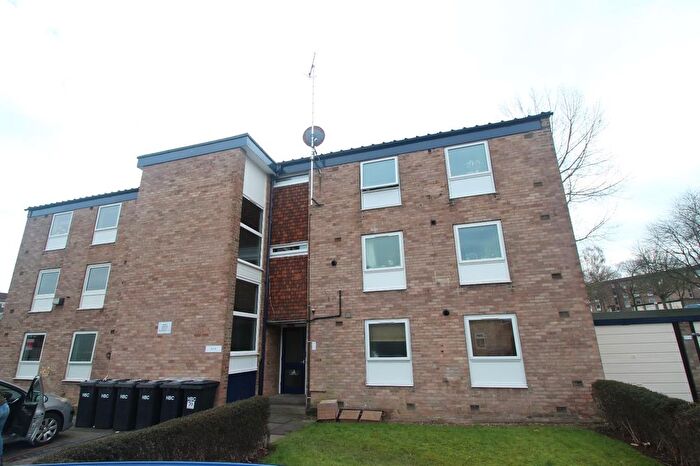 2 Bedroom Flat To Rent In Hampsthwaite Road, Harrogate, North Yorkshire, HG1