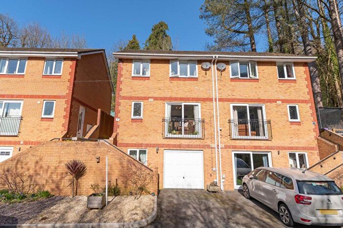 3 Bedroom Semi-Detached House For Sale In High Meadow, Abercarn, NP11