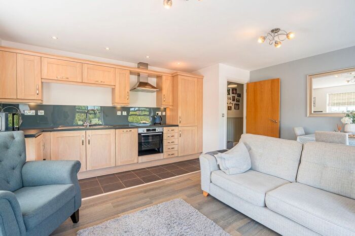 2 Bedroom Flat To Rent In Alder Meadow, Warwick, CV34