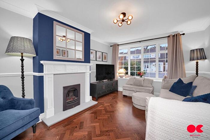 3 Bedroom Semi Detached House For Sale In Denbigh Close, Hornchurch, RM11