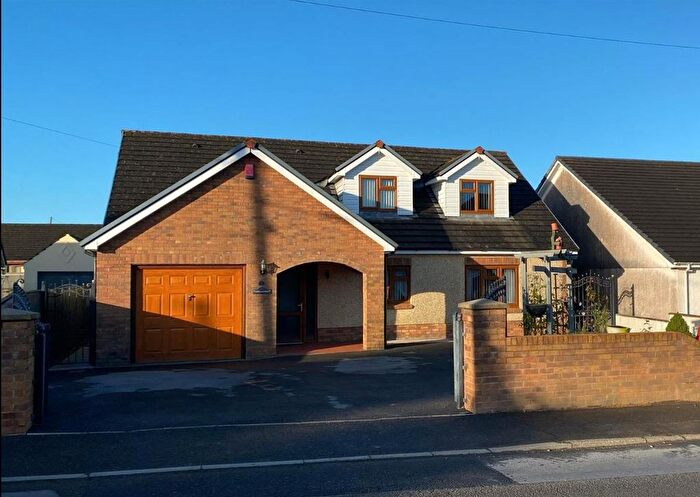 4 Bedroom Detached Bungalow For Sale In Bancffosfelen, Llanelli, SA15