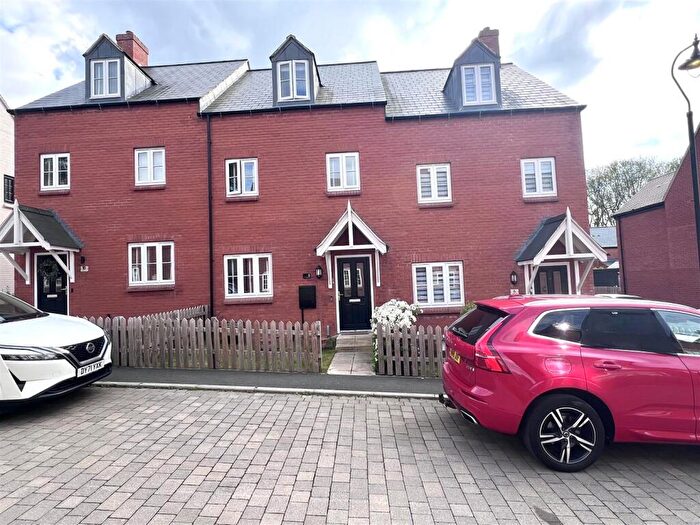 3 Bedroom House For Sale In Ludlow Lane, Towcester, NN12