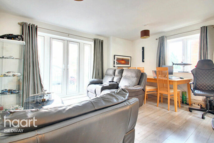 1 Bedroom Apartment For Sale In Whitehead Drive, Rochester, ME2