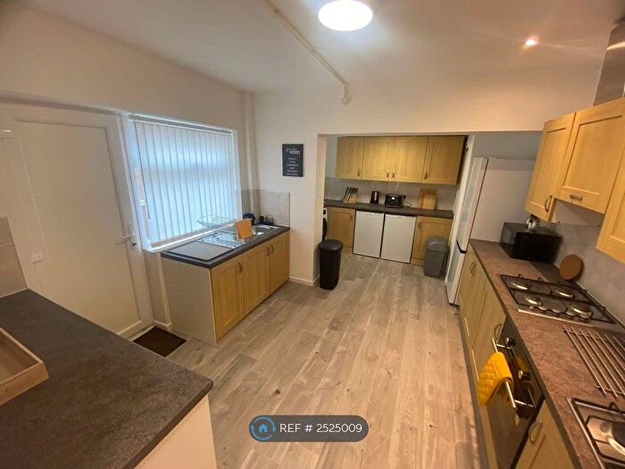 7 Bedroom Semi-Detached House To Rent In Breckfield Road North, Liverpool, L5