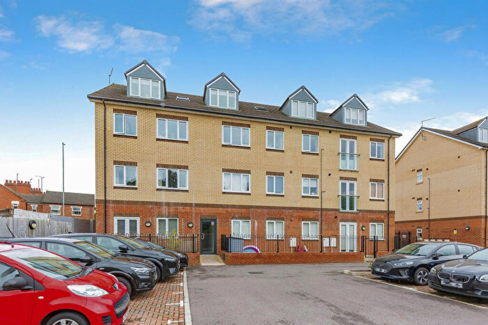 2 Bedroom Flat To Rent In St Andrews Road, NN2