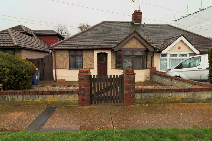 3 Bedroom Semi-Detached Bungalow To Rent In Rookery View, Grays, Essex, RM17