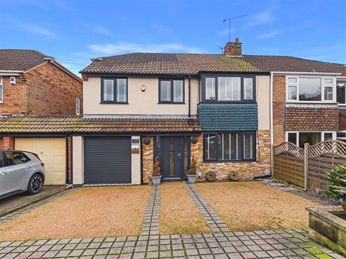 4 Bedroom Semi Detached House For Sale In Hilltop Road, Dronfield, S18