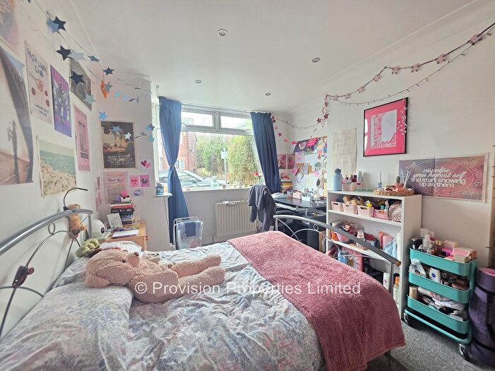 4 Bedroom End Of Terrace House To Rent In Kelso Gardens, Hyde Park, Leeds, LS2