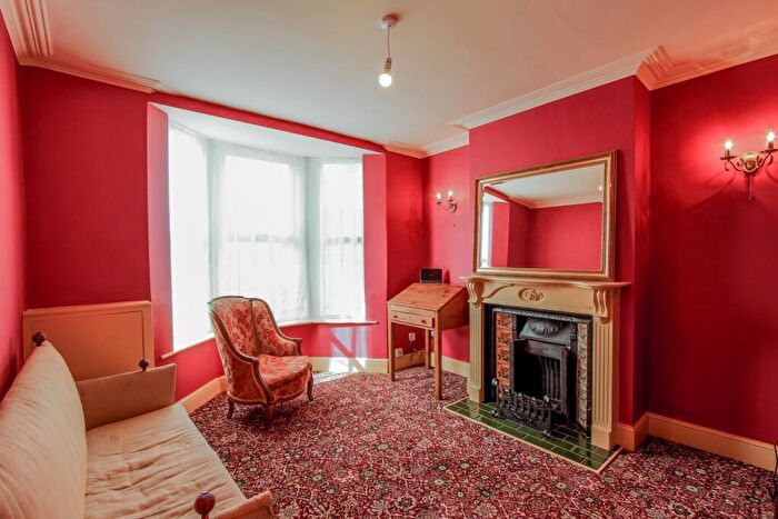 3 Bedroom End Of Terrace House For Sale In Manor Road, Yeovil, BA20