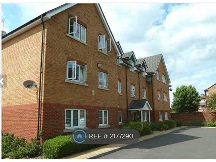 2 Bedroom Flat To Rent In Harvey Road, Langley, SL3