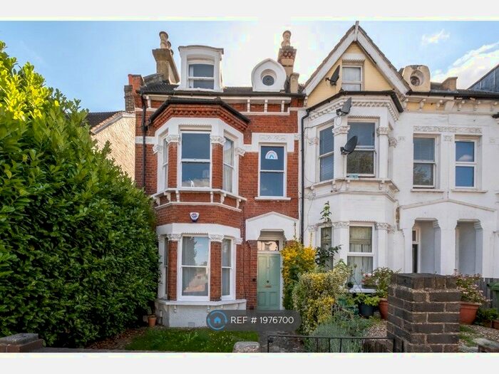 2 Bedroom Flat To Rent In Elmers End Road, London, SE20