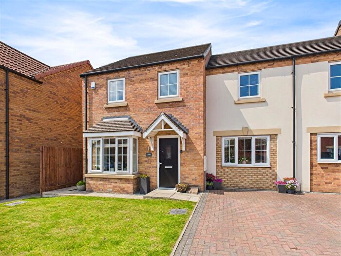 4 Bedroom Semi-Detached House For Sale In Longleat Avenue, Elloughton, HU15
