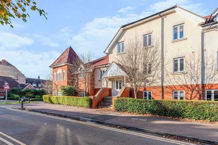 1 Bedroom Flat To Rent In Elderflower House, Whinbush Road, Hitchin, Hertfordshire SG5