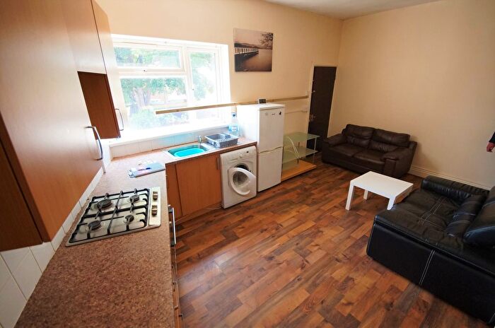 3 Bedroom Flat To Rent In Clay Lane, Ball Hill, Coventry, CV2