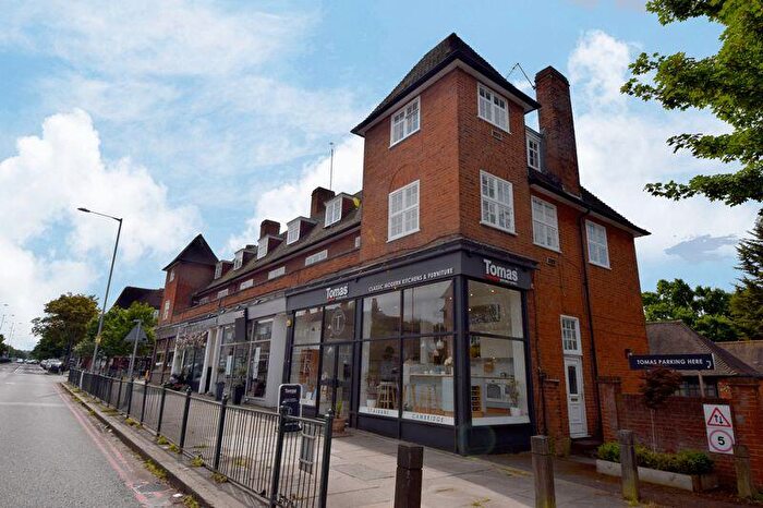 3 Bedroom Duplex To Rent In The Market Place, Hampstead Garden Suburb, NW11