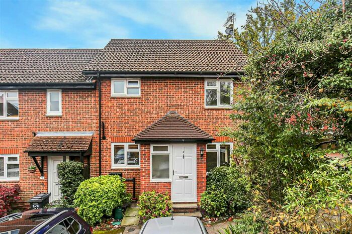 1 Bedroom End Of Terrace House To Rent In Barnfield Way, Hurst Green, Oxted, RH8