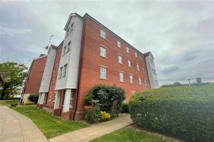 2 Bedroom Flat To Rent In Faraday Court, Basildon, SS16