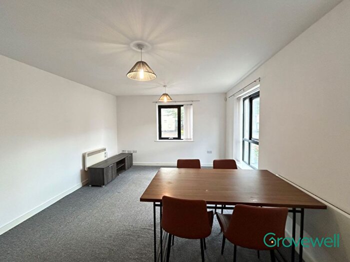 2 Bedroom Flat To Rent In Cooke Place, Salford, M5