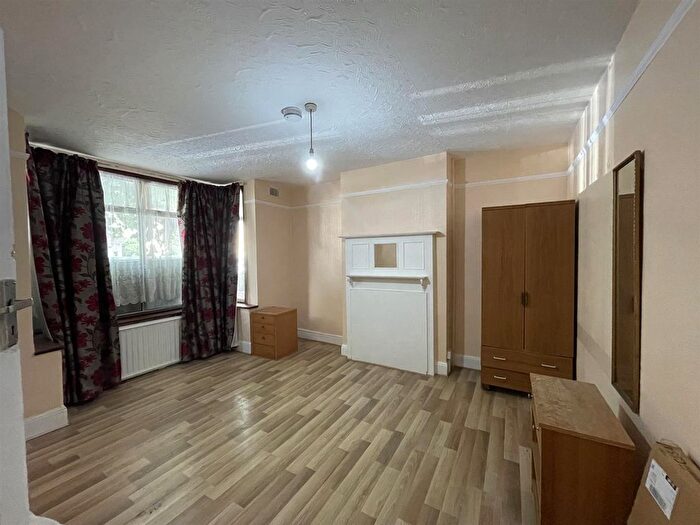 4 Bedroom Property To Rent In Ranelagh Road, Southall, UB1