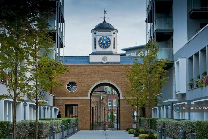 2 Bedroom Flat To Rent In Royal Carriage Mews, London, SE18