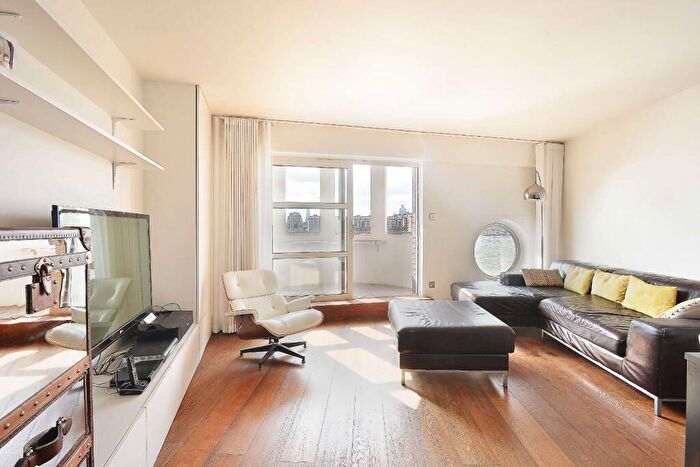 2 Bedroom Flat To Rent In Westferry Road, Isle Of Dogs, London, E14