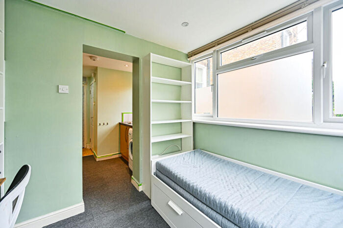 Studio To Rent In Edith Grove, Chelsea, London, SW10